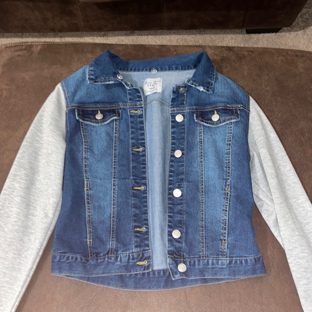 Cropped denim jacket
